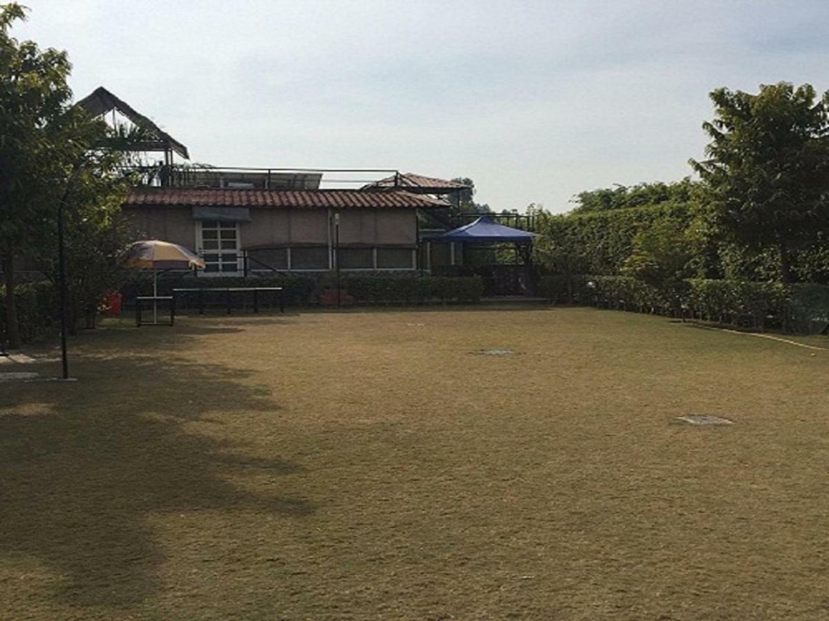 Ad Country Villa โนอิดา ภายนอก รูปภาพ